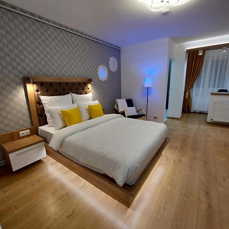 Onyx - Vision Aparthotel Braşov Exteriör bild