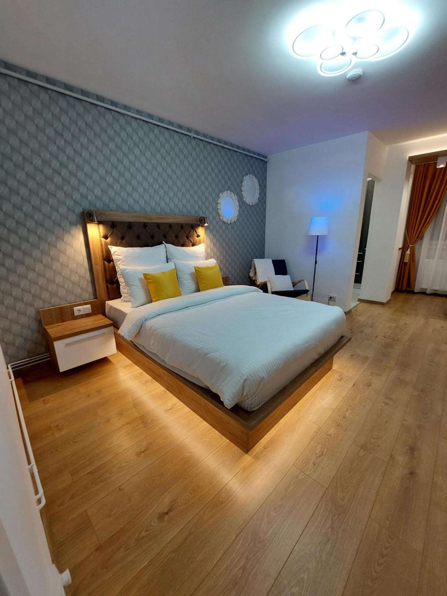 Onyx - Vision Aparthotel Braşov Exteriör bild