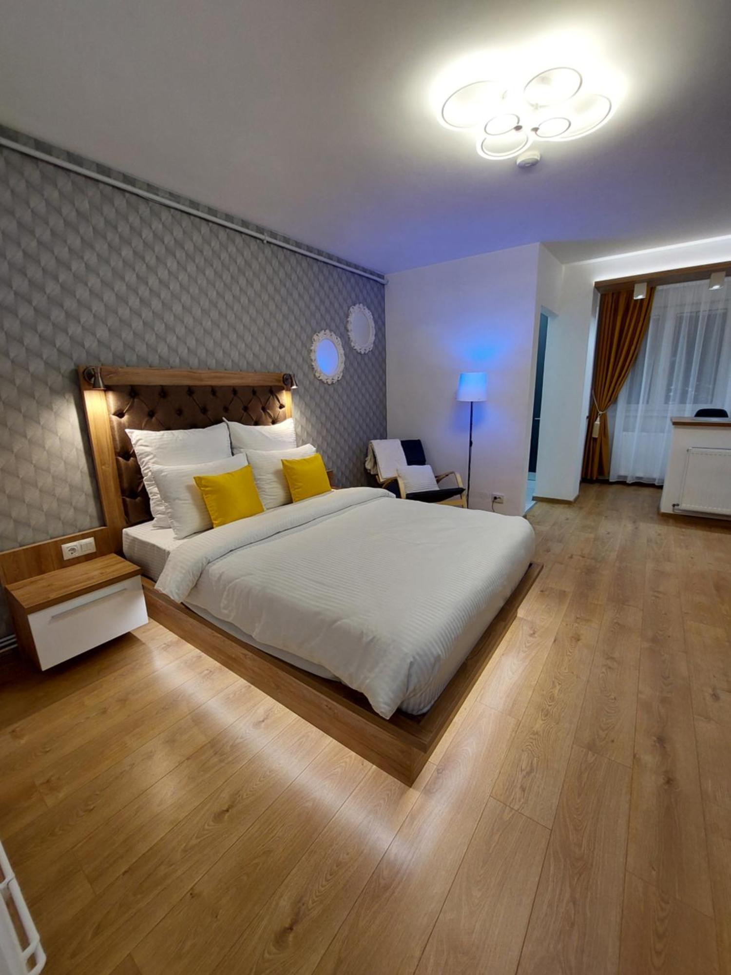 Onyx - Vision Aparthotel Braşov Exteriör bild